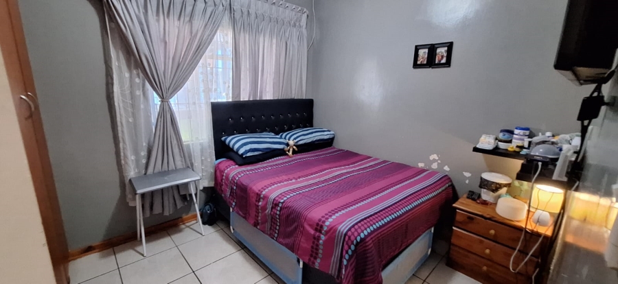 2 Bedroom Property for Sale in De Beers Northern Cape